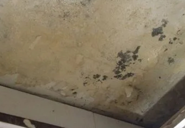 鄯善阳台漏水维修公司分享下鄯善卫生间渗水维修需要注意哪些问题。